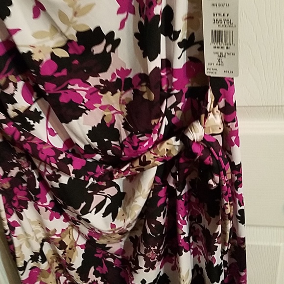 Dress - Picture 3 of 5